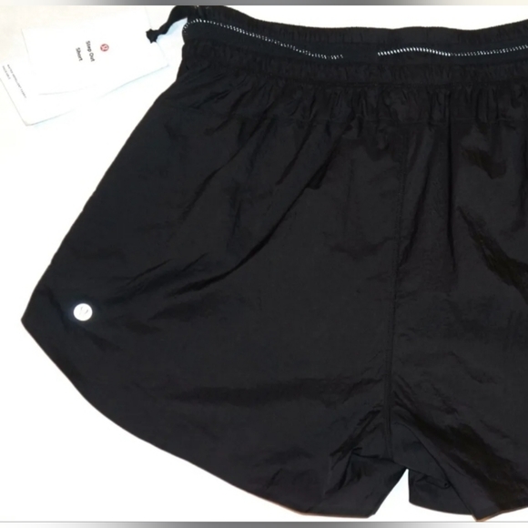 ‼️SOLD‼️ NWT Lululemon Step Out Shorts $88 Retail Sz 12 Black - Picture 3 of 8
